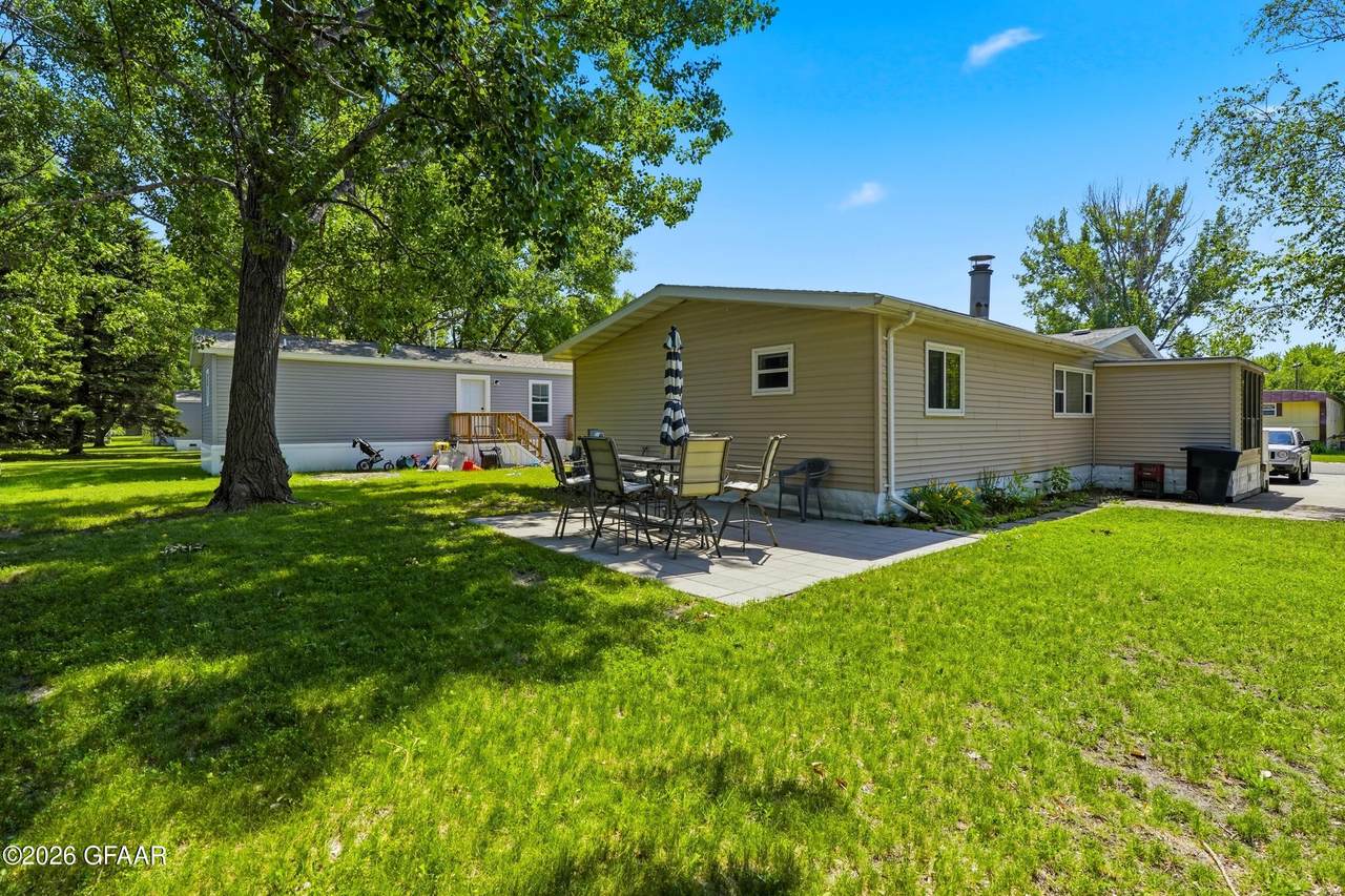 2522 Lawndale - Photo 1