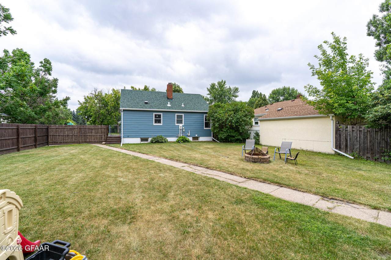 https://bt-photos.global.ssl.fastly.net/grandforks/1280_boomver_1_26-1101-2.jpg