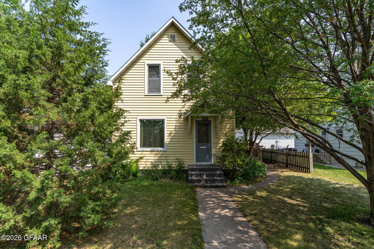 1520 2ND Avenue - Photo 1