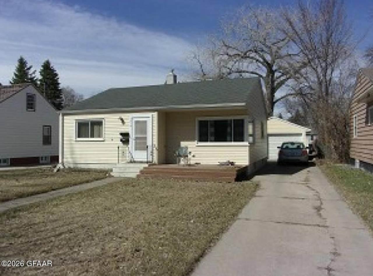 1214 Oak Street - Photo 1