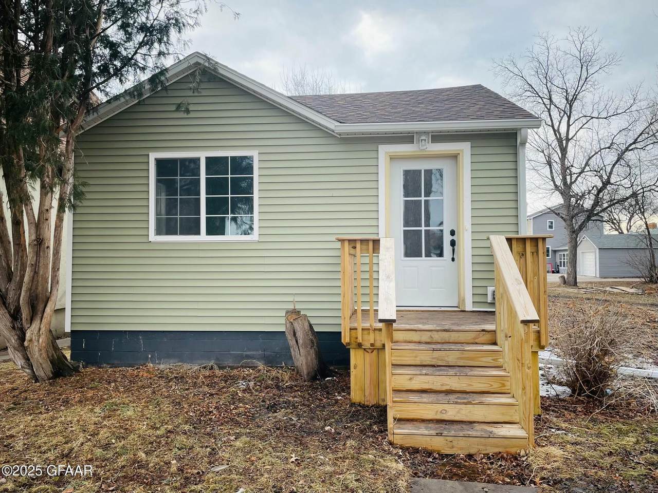 312 Lincoln Avenue - Photo 1