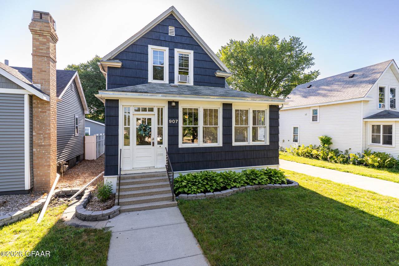 907 Cherry Street - Photo 1