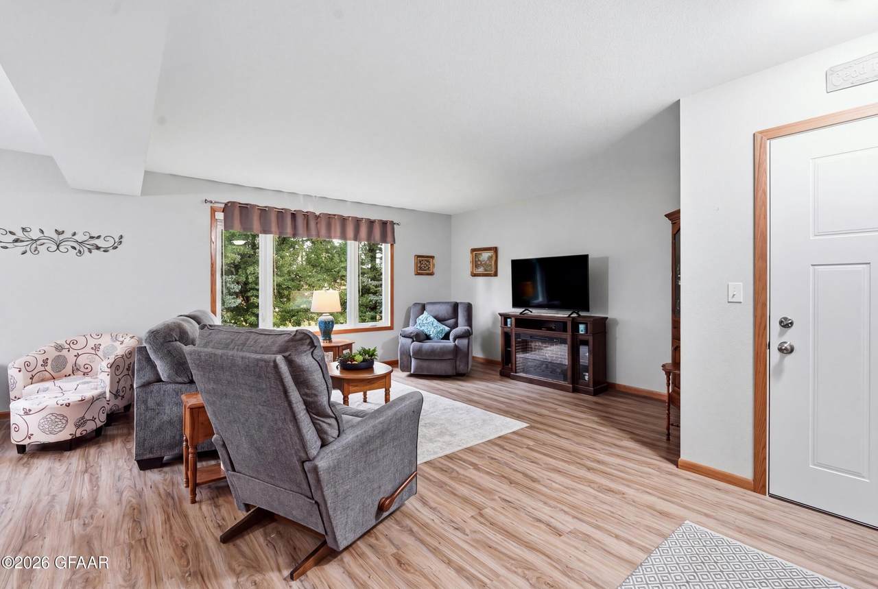 https://bt-photos.global.ssl.fastly.net/grandforks/1280_boomver_1_26-1262-2.jpg
