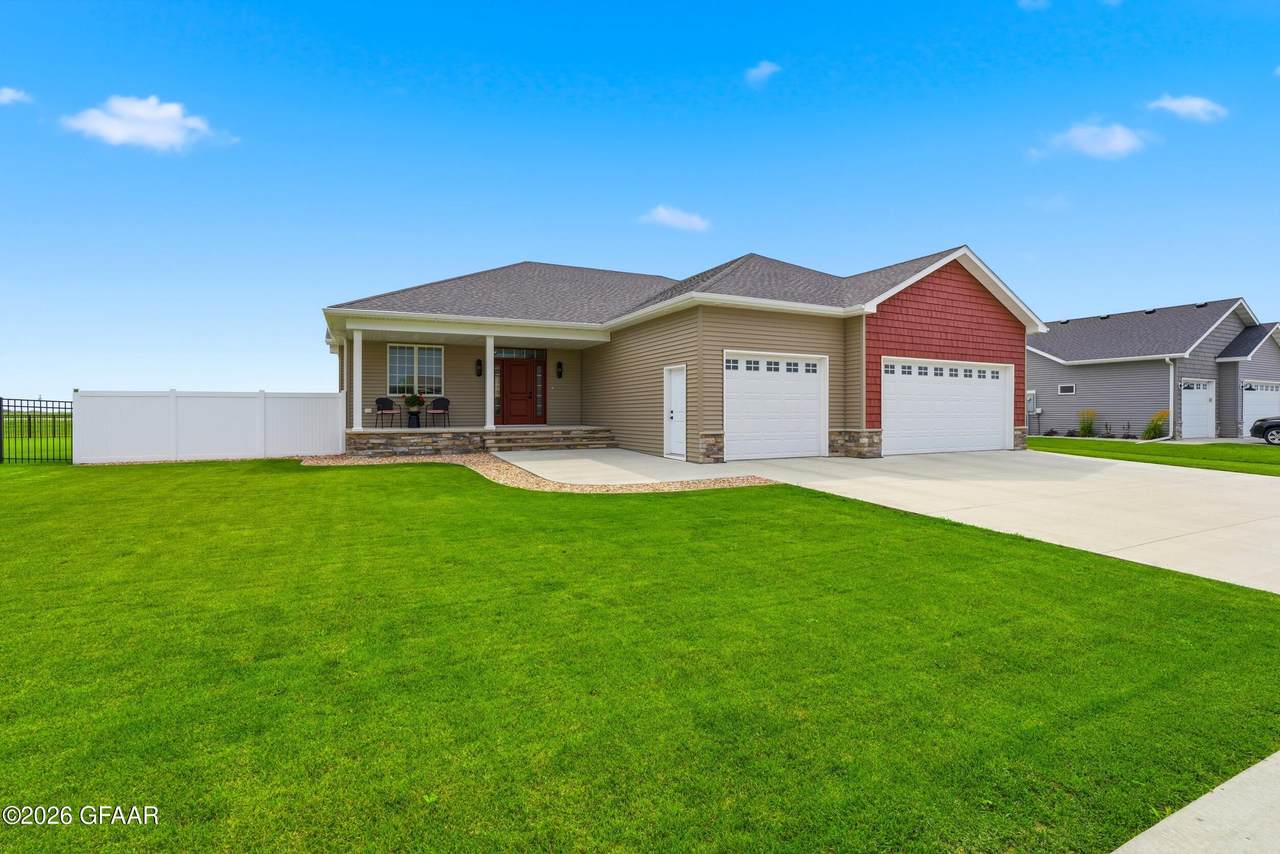 6066 W Prairiewood Drive - Photo 1