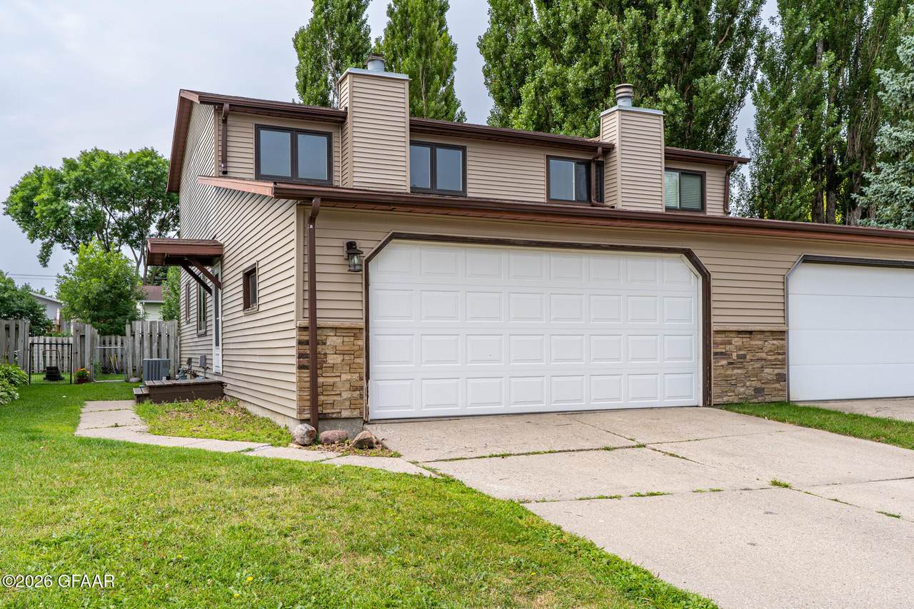 1908 23RD AVE S - Photo 1