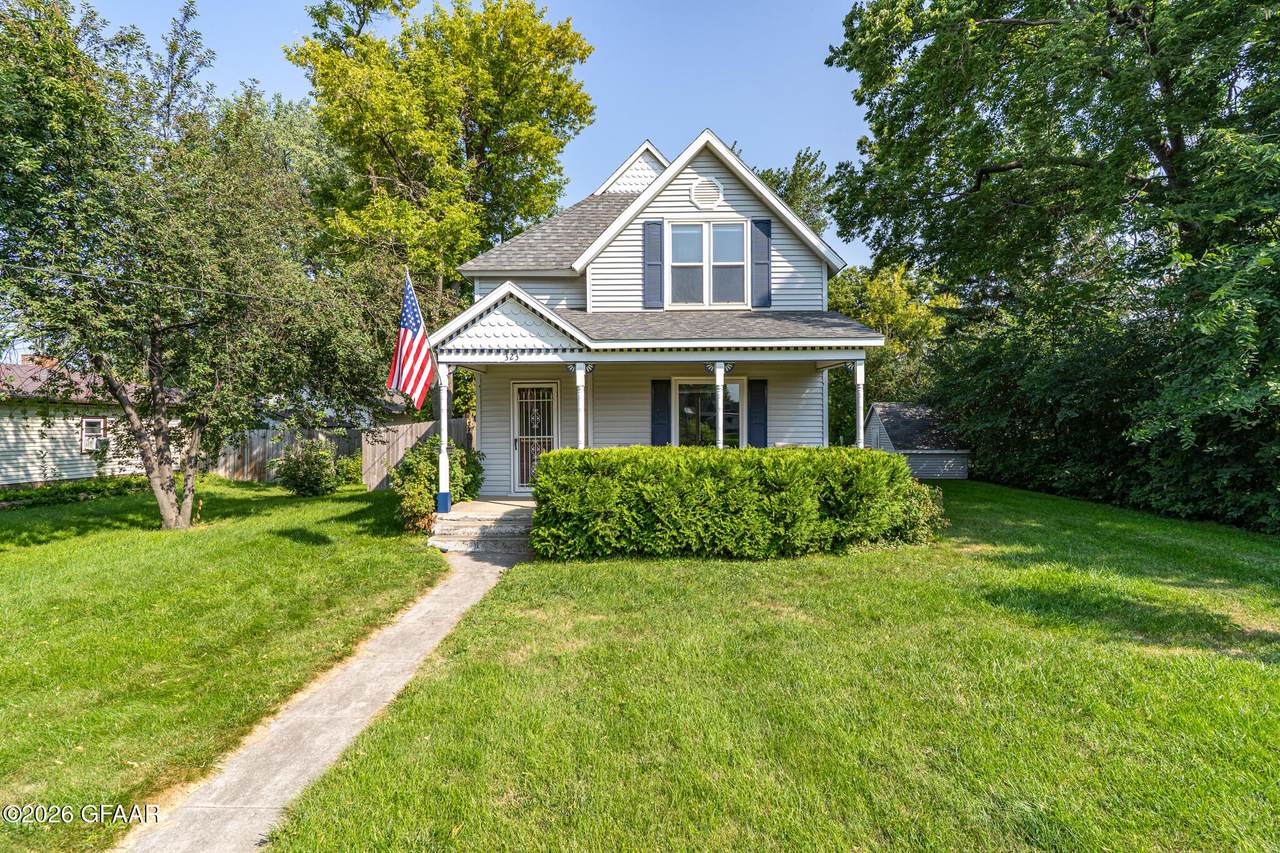 323 4TH Street - Photo 1