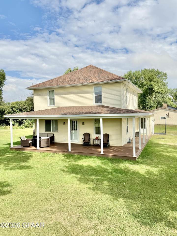 920 16TH Street - Photo 1