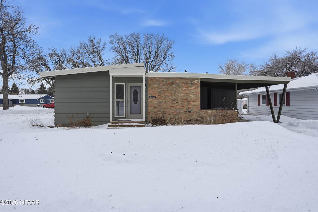 403 22ND Avenue - Photo 1