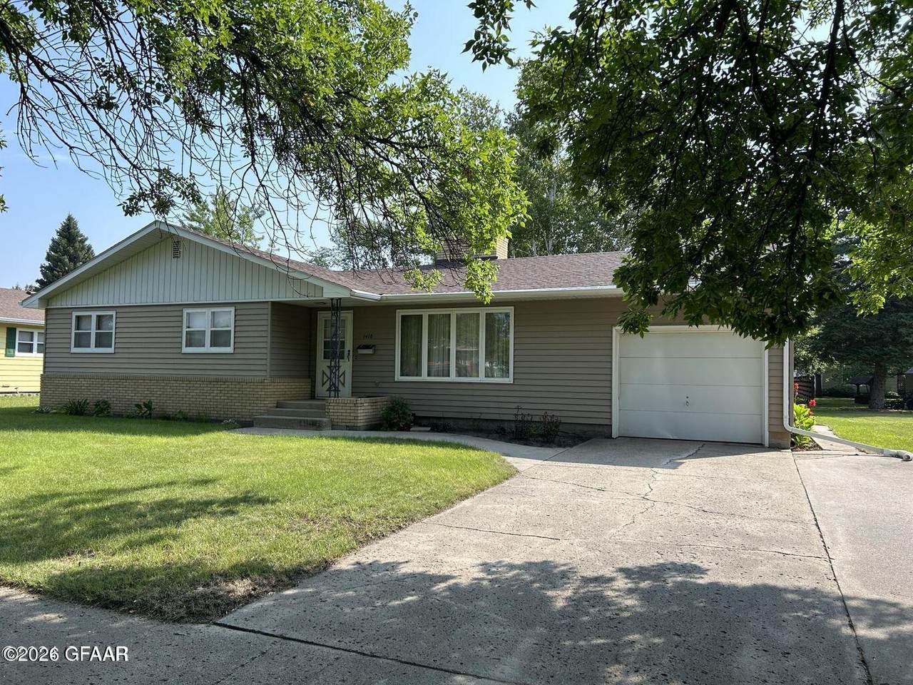 1418 Mchugh Avenue - Photo 1