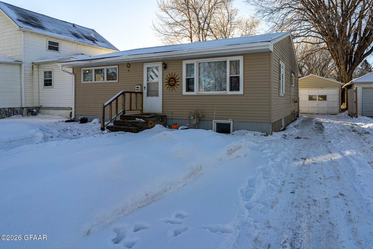 1905 11TH Avenue - Photo 1