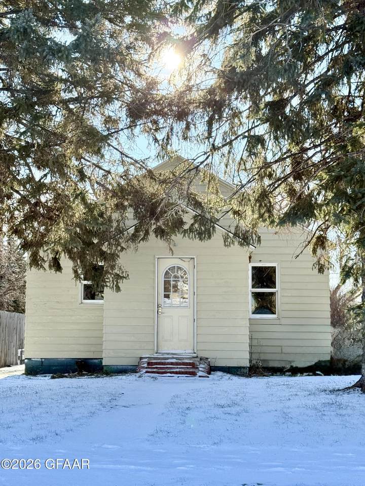 323 2ND Street - Photo 1