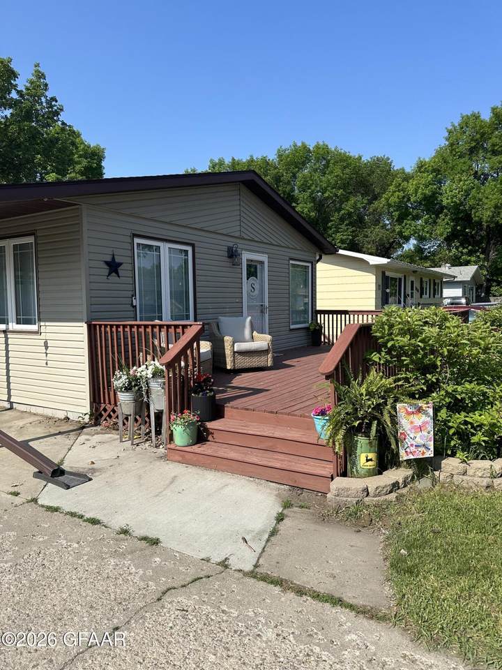 https://bt-photos.global.ssl.fastly.net/grandforks/1280_boomver_1_26-266-2.jpg