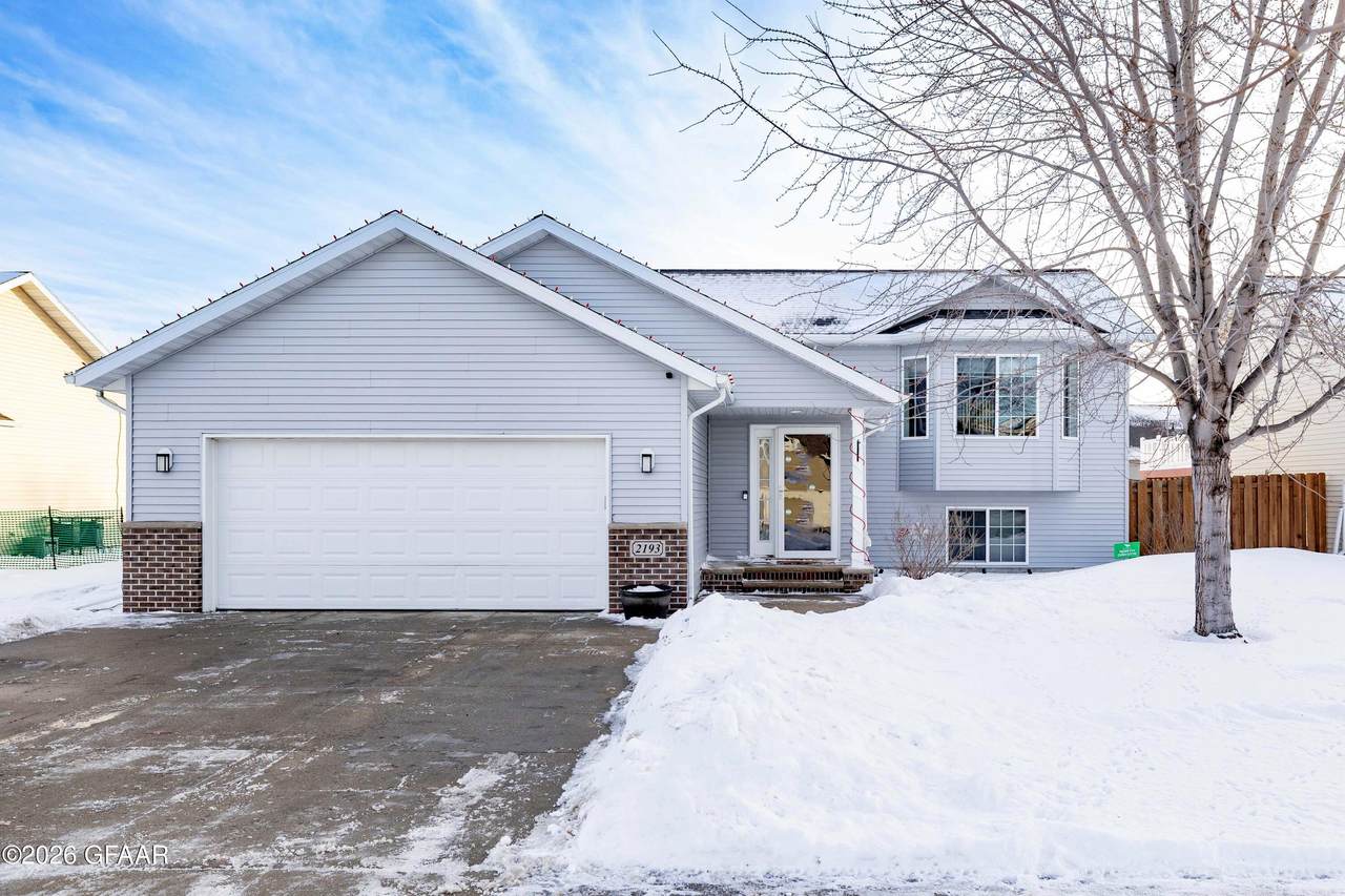 2193 Star Avenue - Photo 1