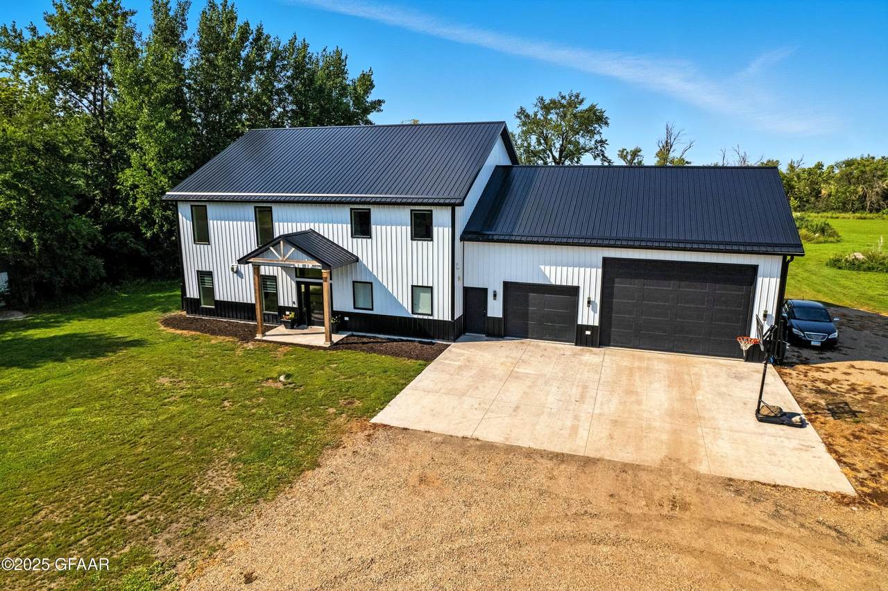 15435 16TH Street - Photo 1