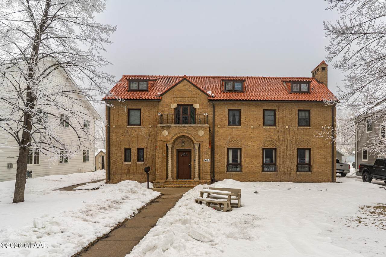 2620 University Avenue - Photo 1