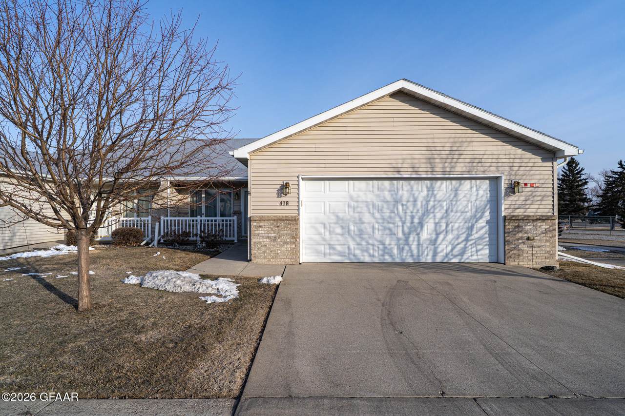 418 Crestwood Court - Photo 1
