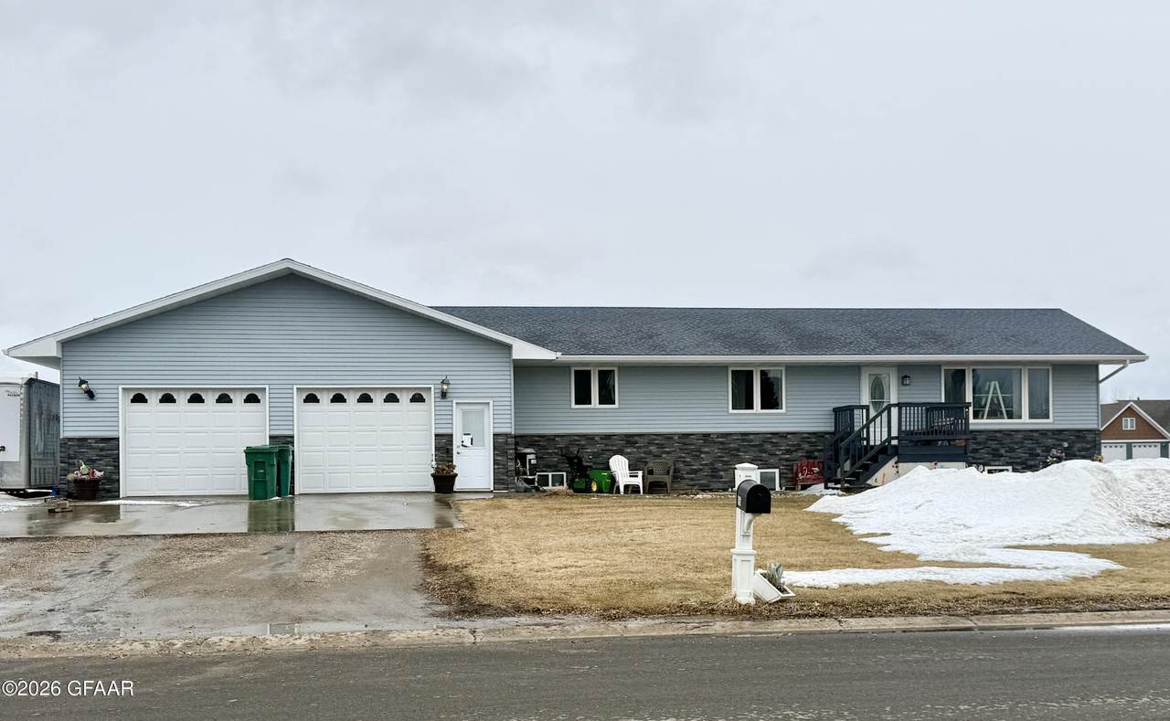 1905 9TH Street - Photo 1