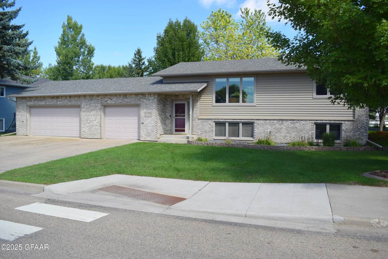 https://bt-photos.global.ssl.fastly.net/grandforks/1280_boomver_1_26-447-2.jpg
