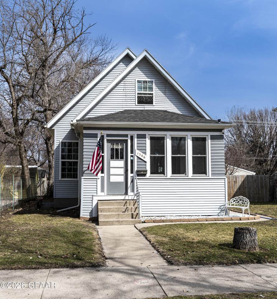 1506 University Avenue - Photo 1