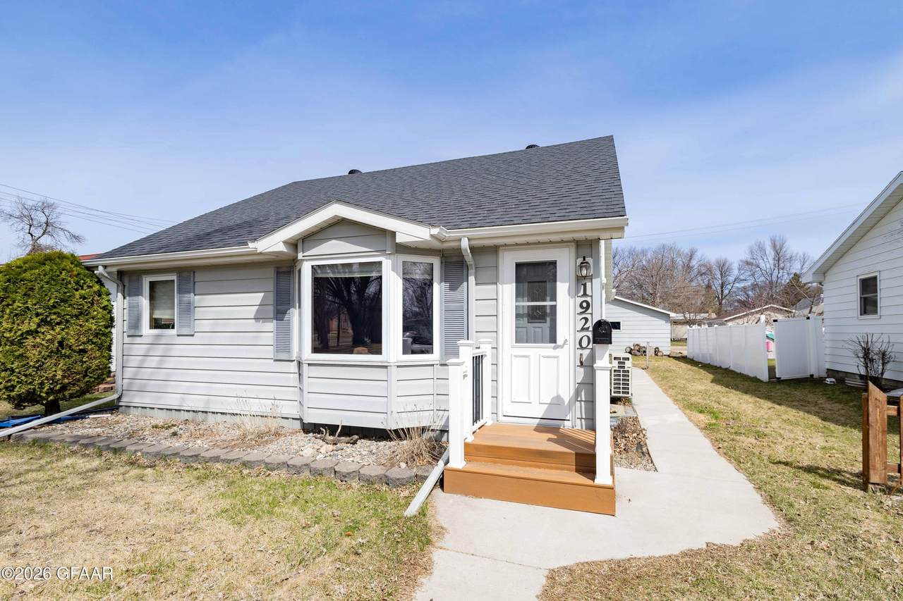 1920 9TH Avenue - Photo 1