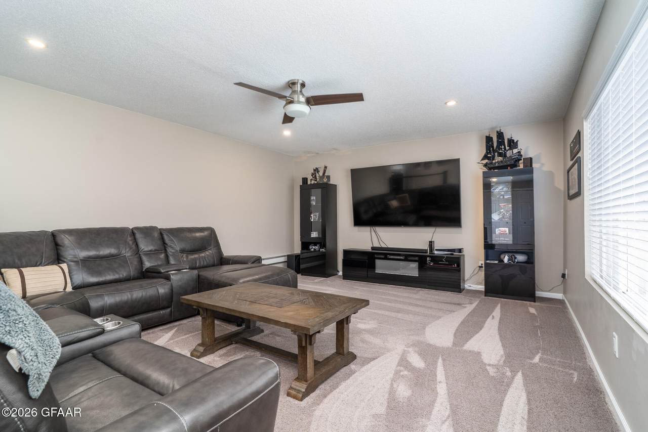 https://bt-photos.global.ssl.fastly.net/grandforks/1280_boomver_1_26-543-2.jpg