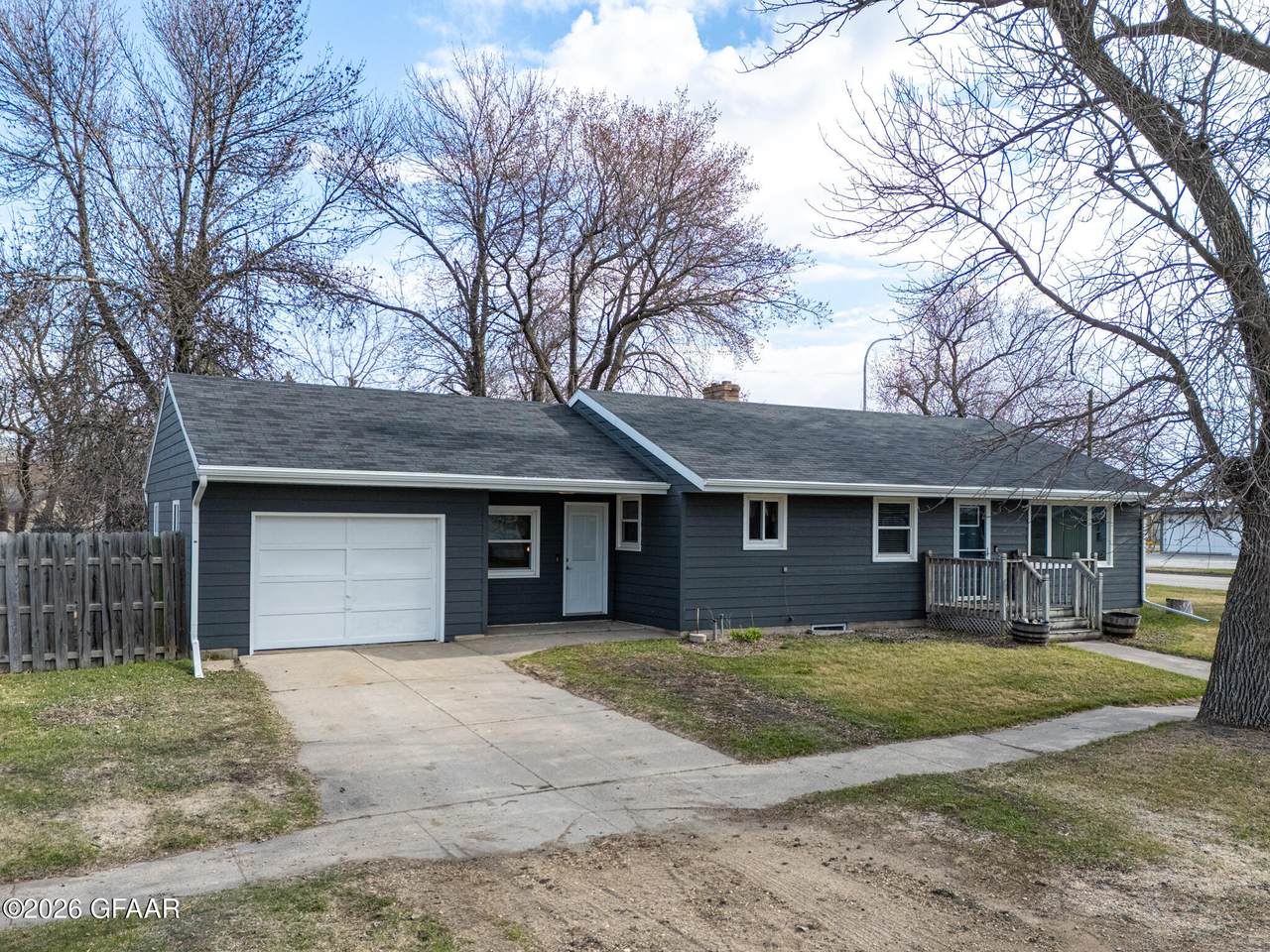 405 Thayer Avenue - Photo 1