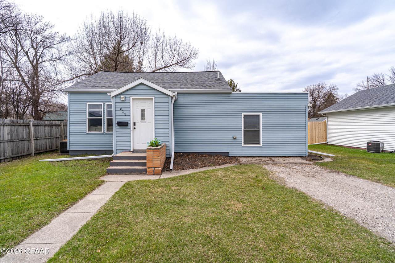 615 5TH Avenue - Photo 1