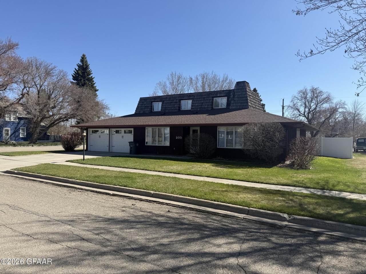 205 2ND Avenue - Photo 1