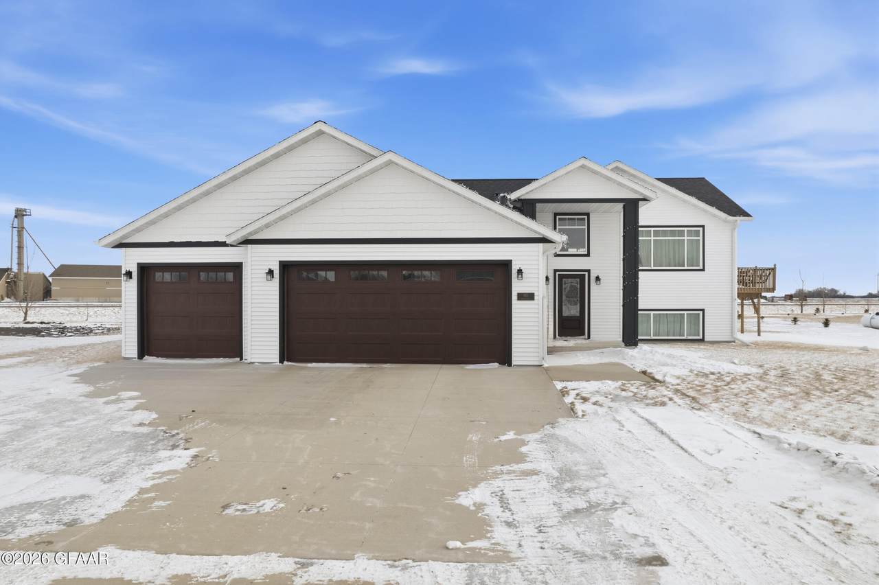 665 Parkway Lane - Photo 1