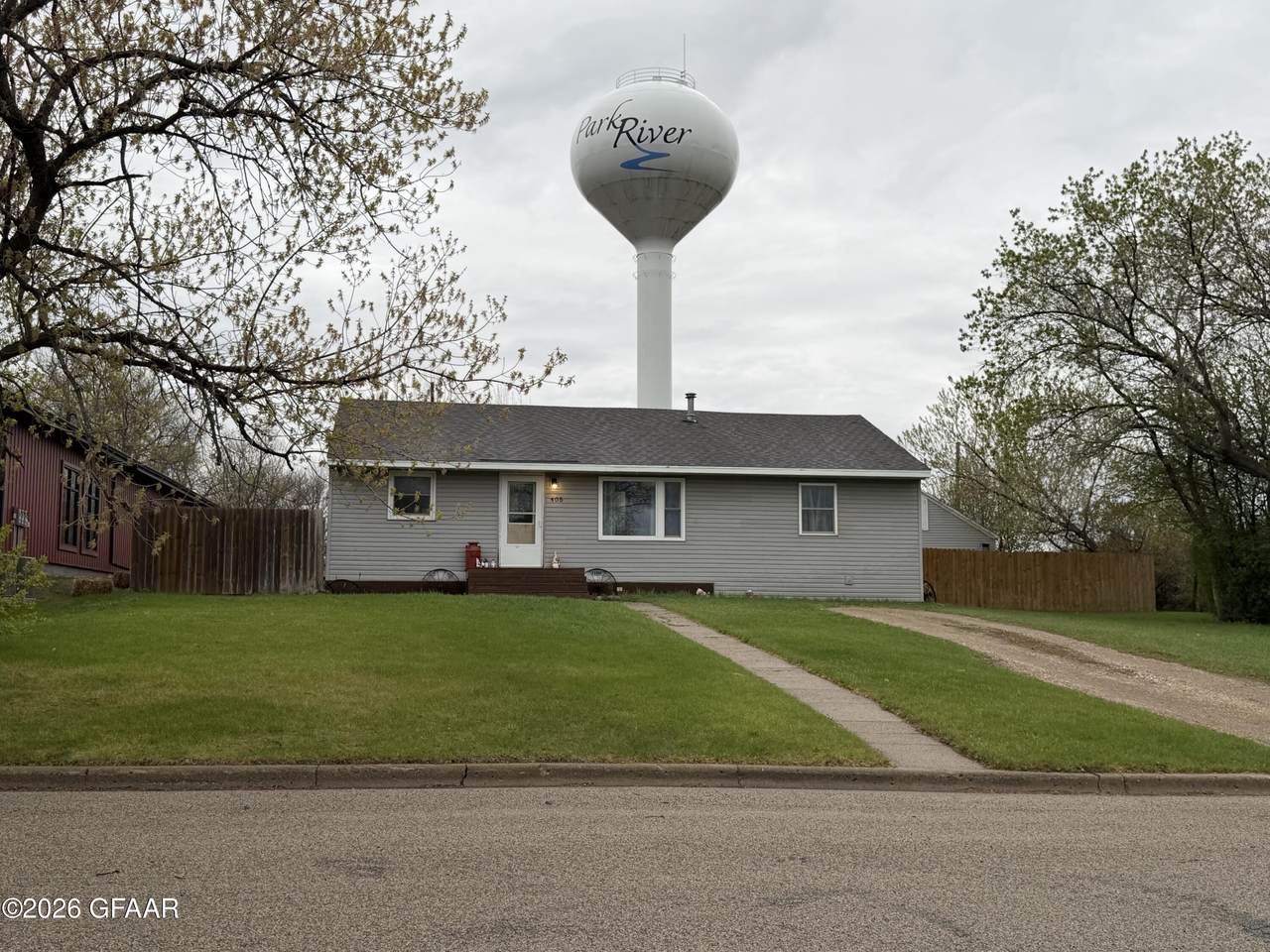 405 Hill Avenue - Photo 1