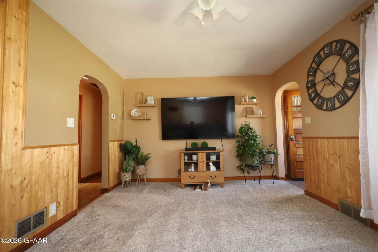 https://bt-photos.global.ssl.fastly.net/grandforks/1280_boomver_1_26-695-2.jpg