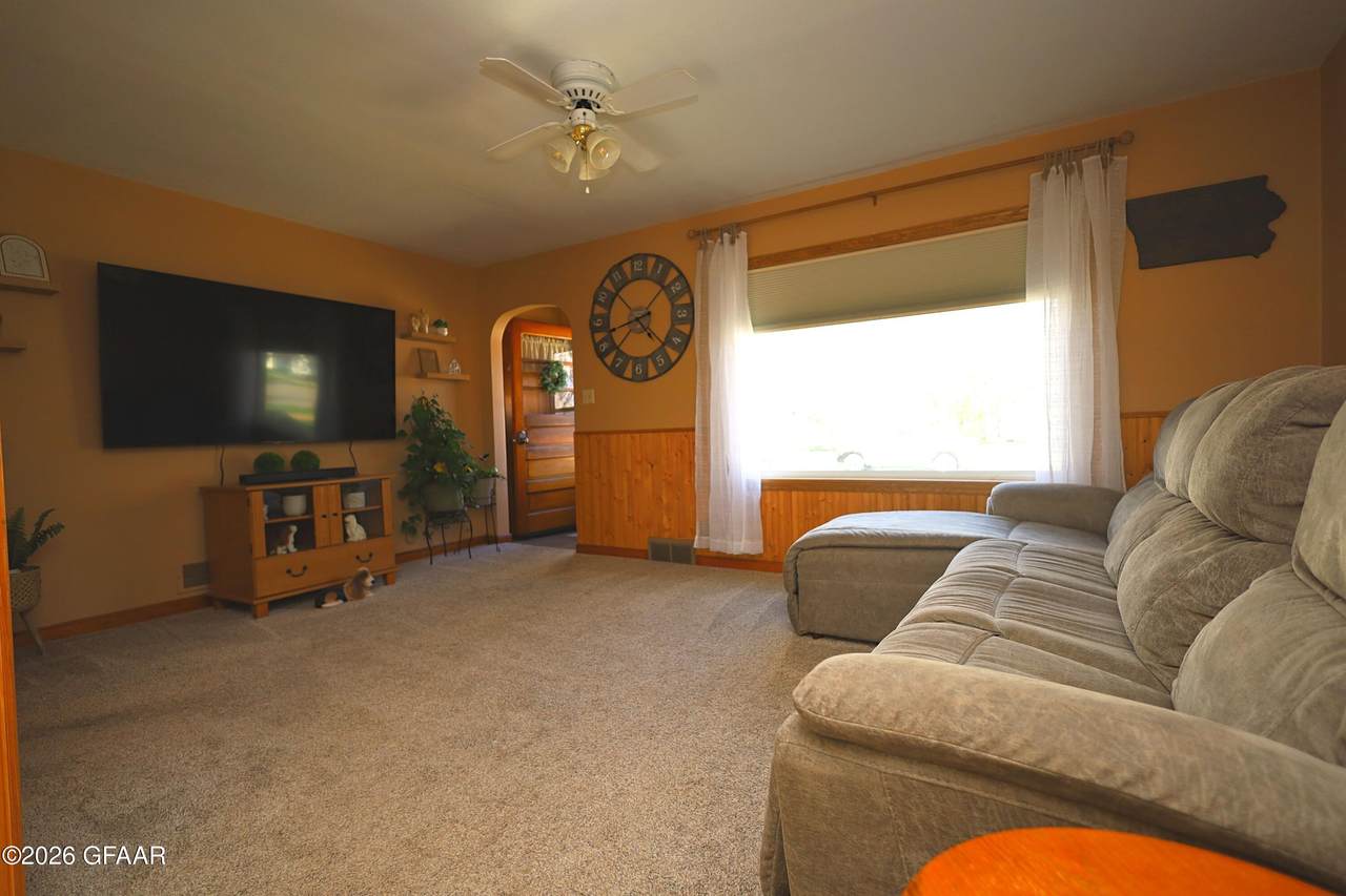 https://bt-photos.global.ssl.fastly.net/grandforks/1280_boomver_1_26-695-2.jpg