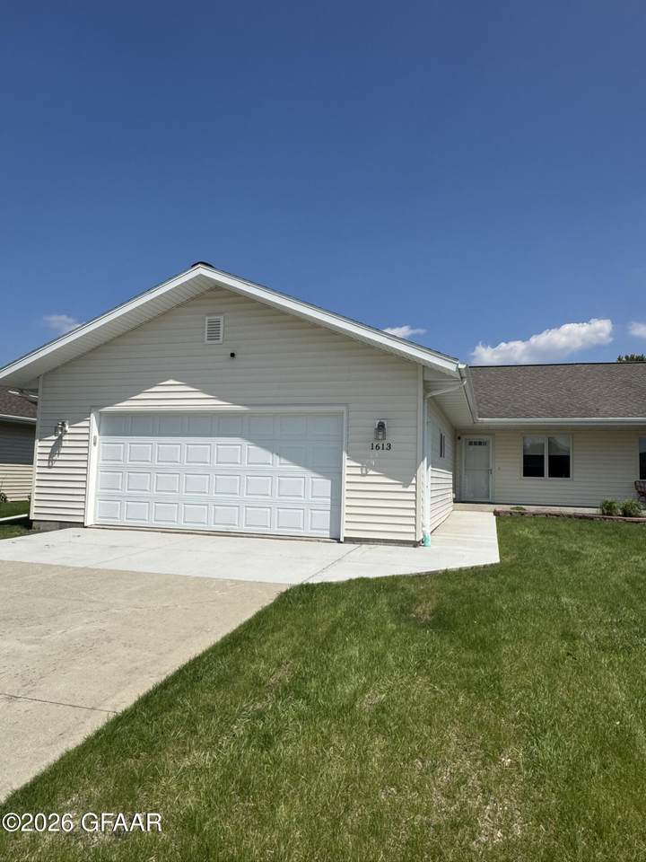 1613 Park Drive - Photo 1