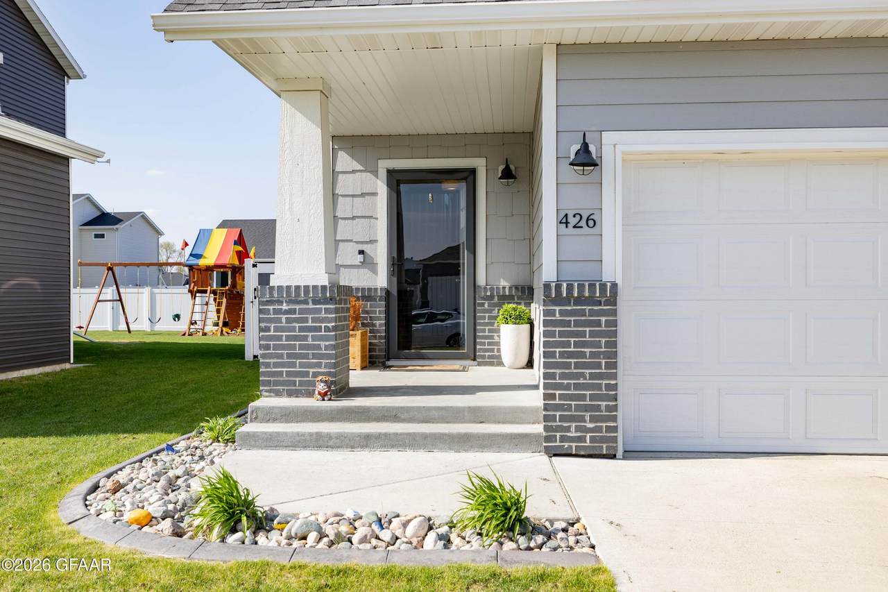 https://bt-photos.global.ssl.fastly.net/grandforks/1280_boomver_1_26-714-2.jpg