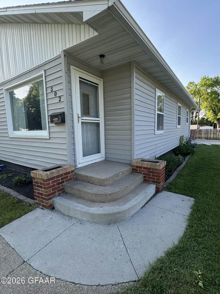 https://bt-photos.global.ssl.fastly.net/grandforks/1280_boomver_1_26-773-2.jpg