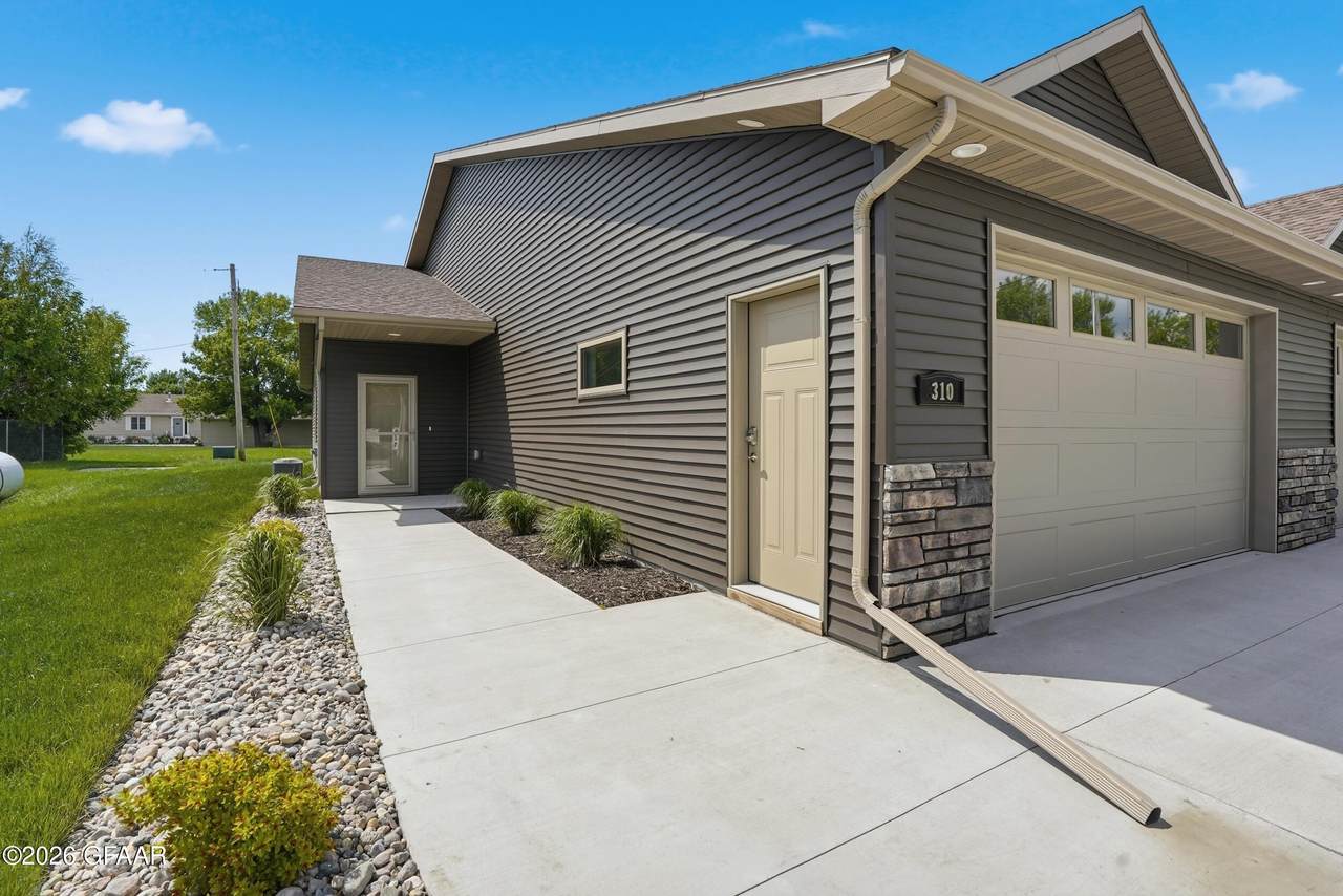 https://bt-photos.global.ssl.fastly.net/grandforks/1280_boomver_1_26-777-2.jpg