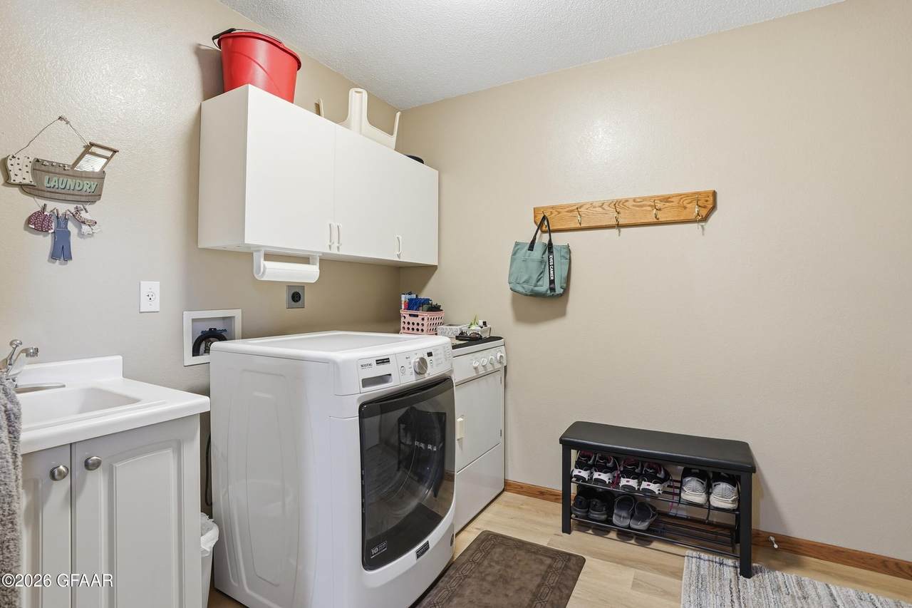 https://bt-photos.global.ssl.fastly.net/grandforks/1280_boomver_1_26-785-2.jpg