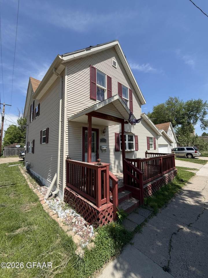 512 4TH Avenue - Photo 1