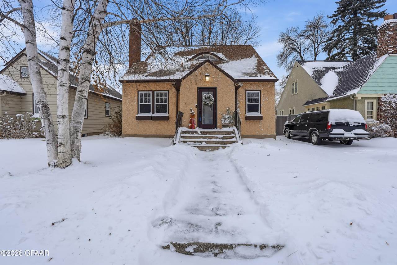 1010 Chestnut Street - Photo 1