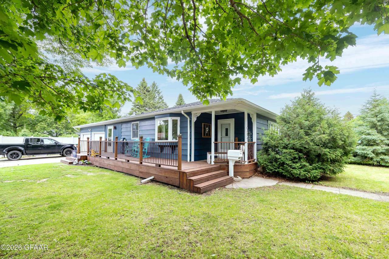 922 17TH Street - Photo 1