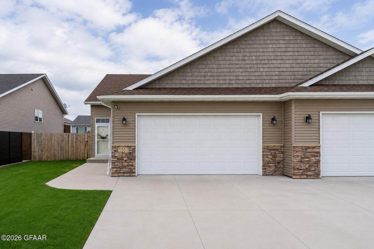 5557 S 11Th Street - Photo 1