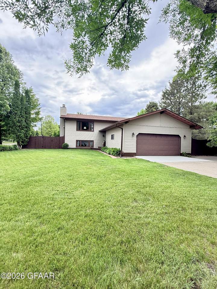 https://bt-photos.global.ssl.fastly.net/grandforks/1280_boomver_1_26-876-2.jpg