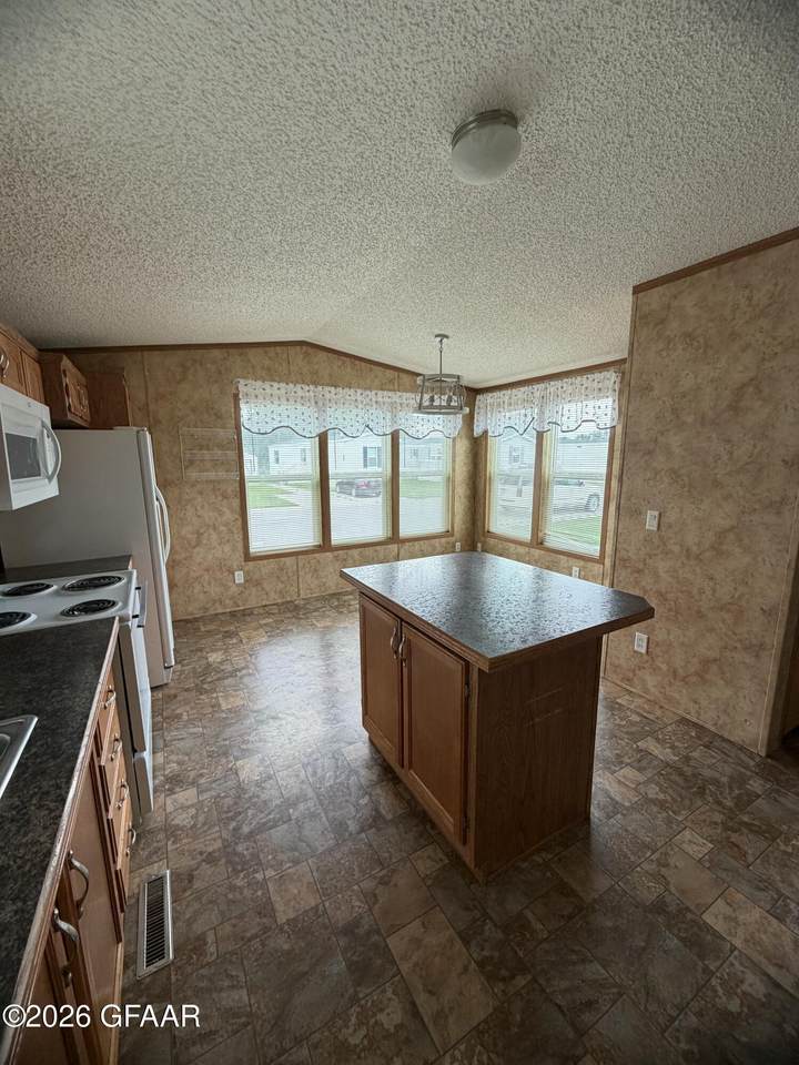 https://bt-photos.global.ssl.fastly.net/grandforks/1280_boomver_1_26-882-2.jpg