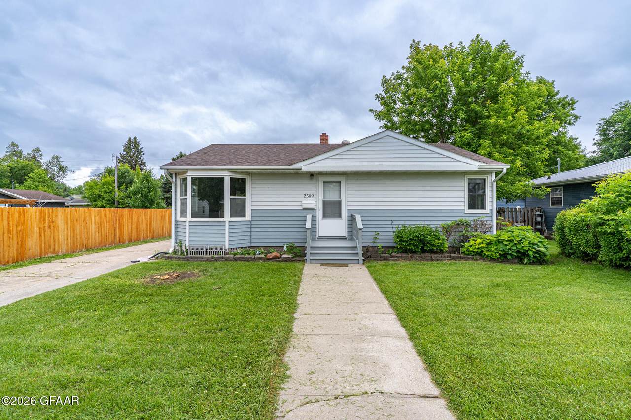 2509 9TH Avenue - Photo 1