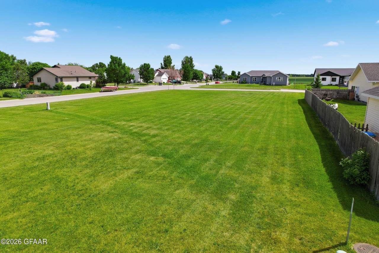 1019 Greenway Boulevard - Photo 1