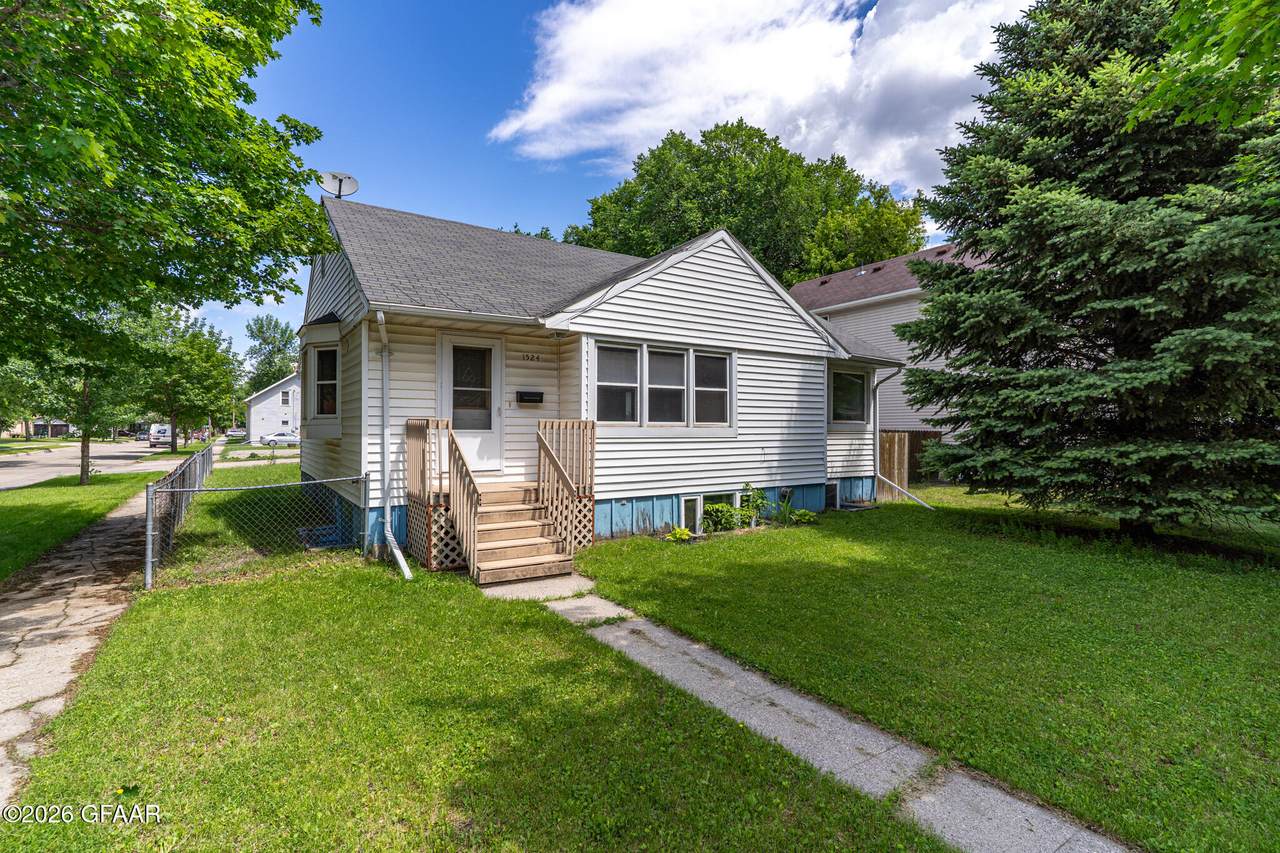 1524 4TH Avenue - Photo 1