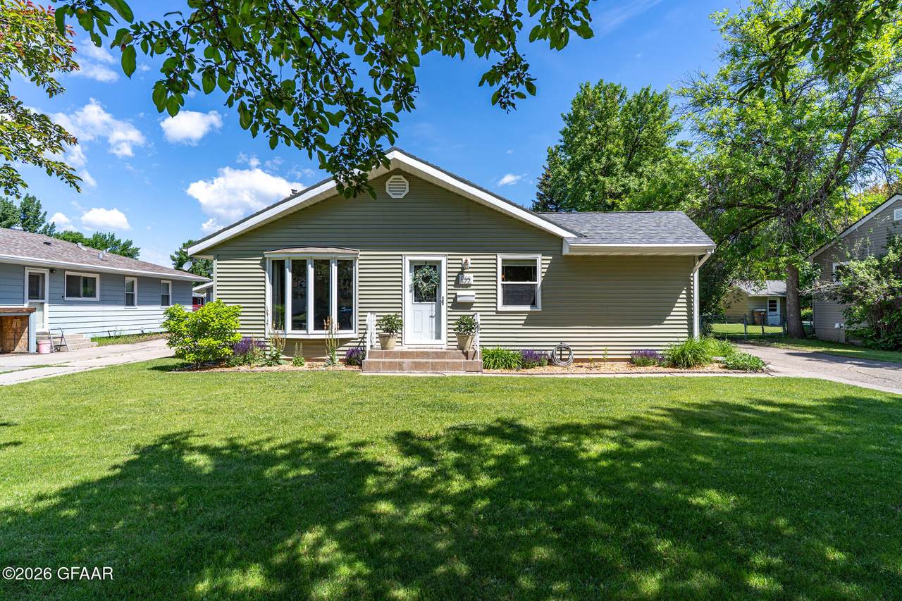 822 17TH Street - Photo 1