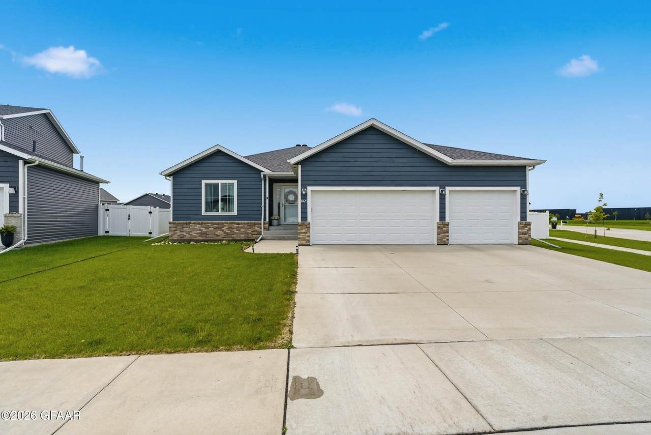1023 58TH Avenue - Photo 1