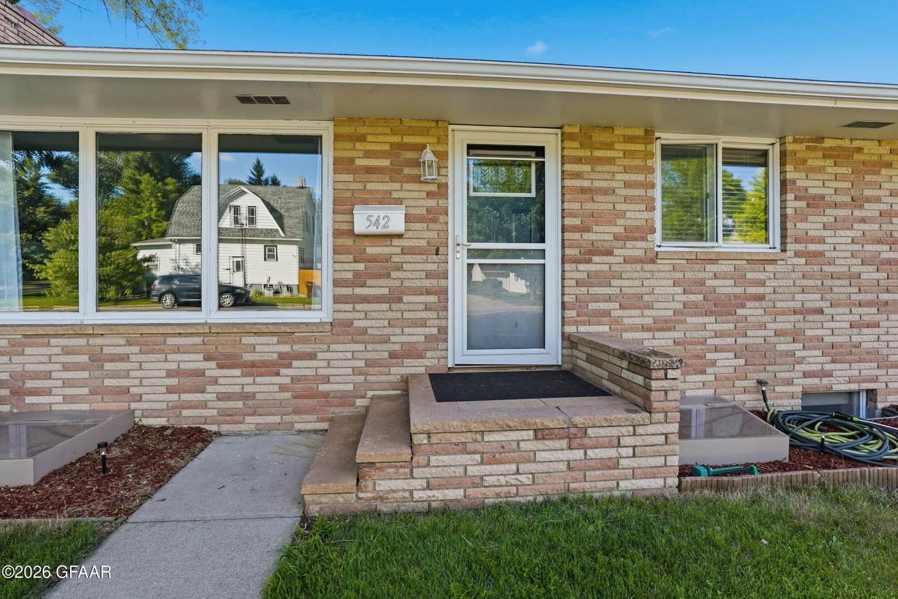 https://bt-photos.global.ssl.fastly.net/grandforks/1280_boomver_1_26-954-2.jpg
