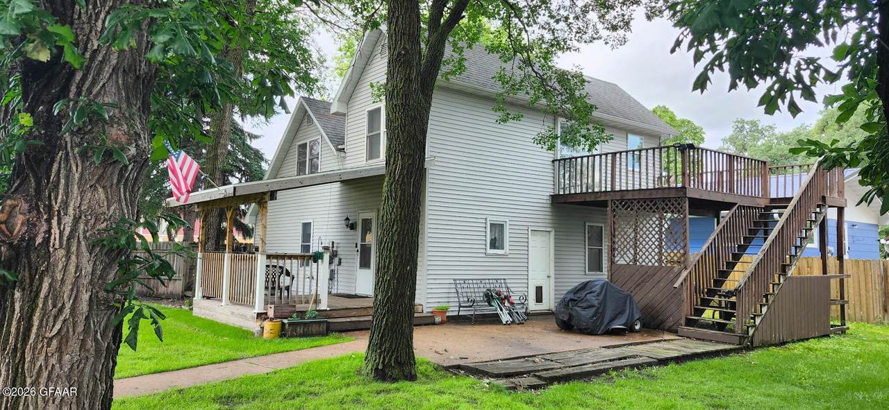 606 10TH Street - Photo 1